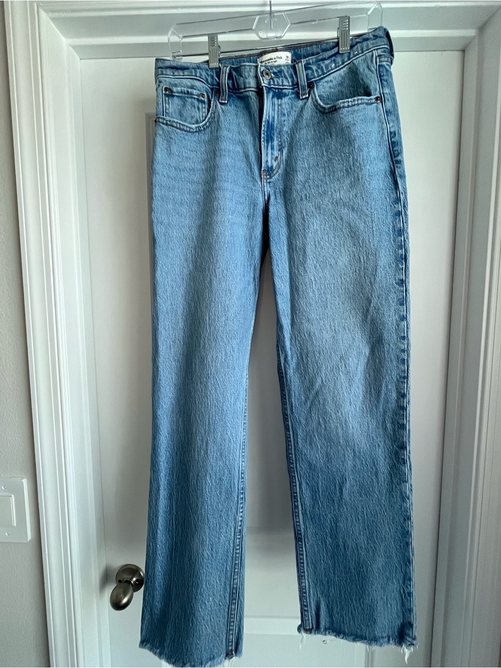 Abercrombie & Fitch The 90’s Straight Mid Rise size 29 Regular